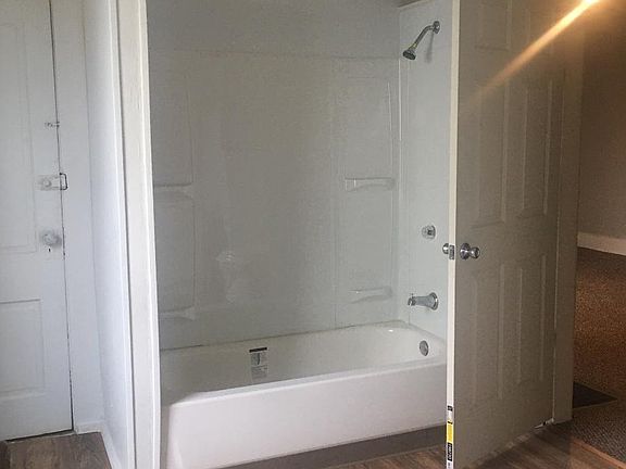 4th image of 203 N Pennsylvania St APT 1