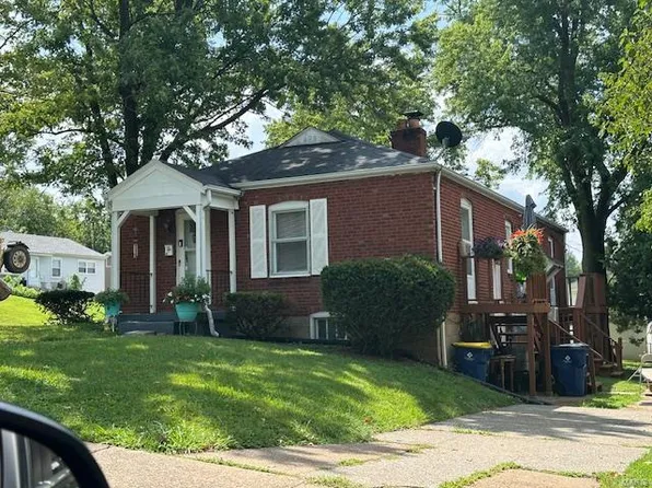3403 Saint Mark Ln, Saint Ann, MO 63074