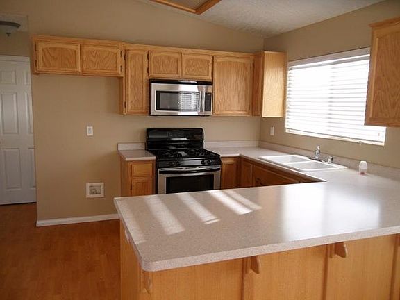 4th image of 10853 Nandina St