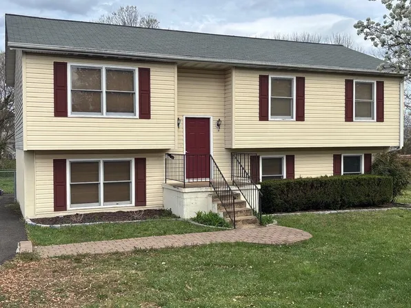 10915 Rugby Dr, Bealeton, VA 22712