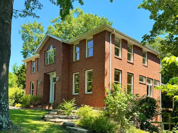 1710 W High Point Ln, Columbia, MO 65203