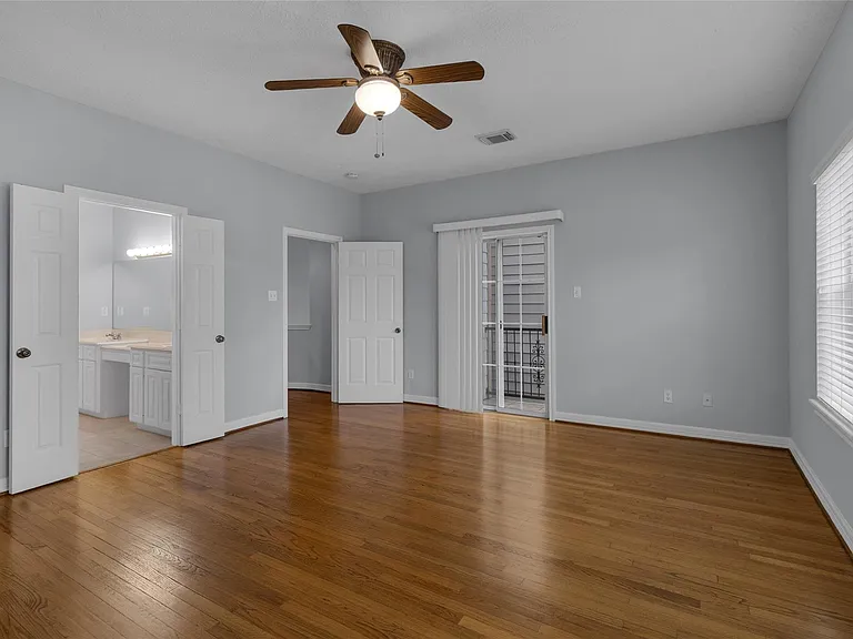 341 W 23rd St — Photo 24