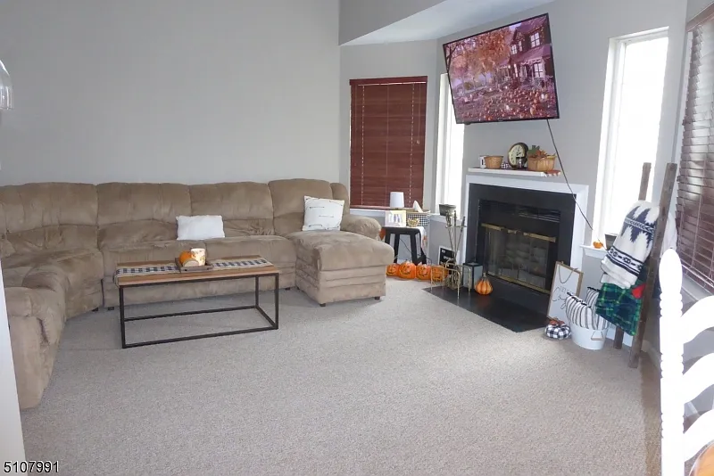 2 bed, 2.0 bath, $2,800 — Photo 2