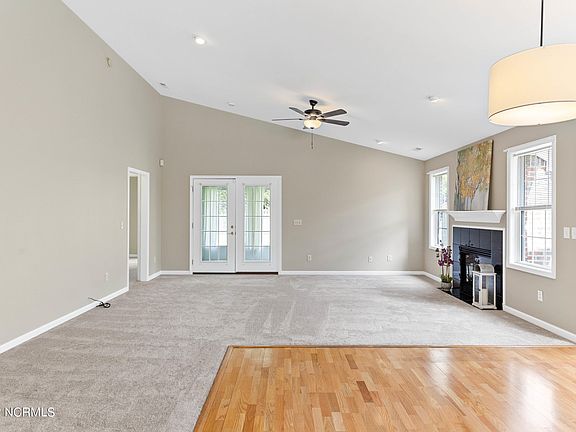 2nd image of 5013 Coronado Dr