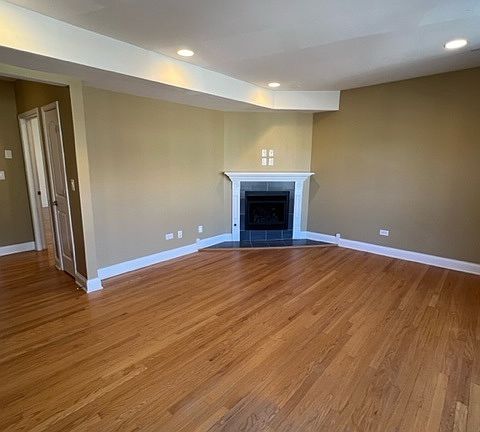 3rd image of 7411 N Hoyne Ave APT 2