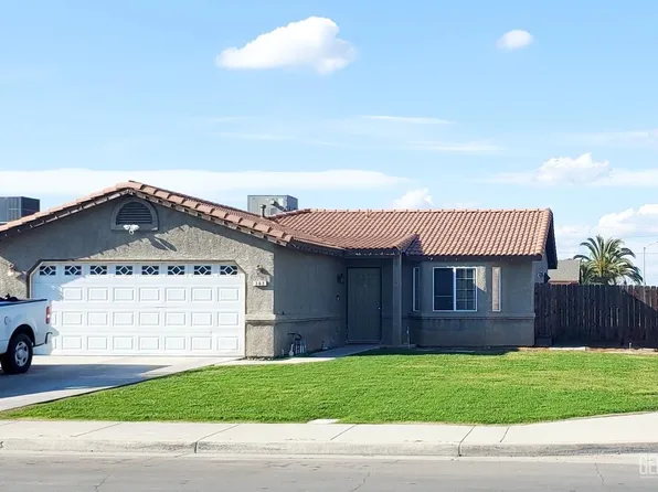 303 Calle Felix, Delano, CA 93215