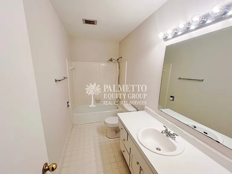1103 W Bessemer Ave #B — Photo 7