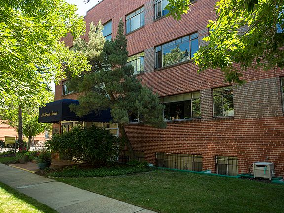 2nd image of 86 N Grant St APT 15