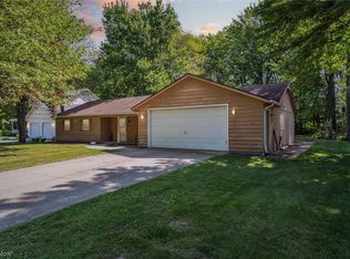 1135 Royal Dr, Amherst, OH