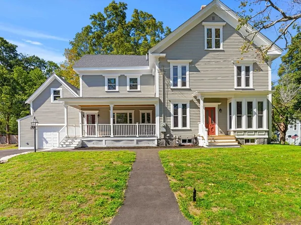 37 School St, Merrimac, MA 01860