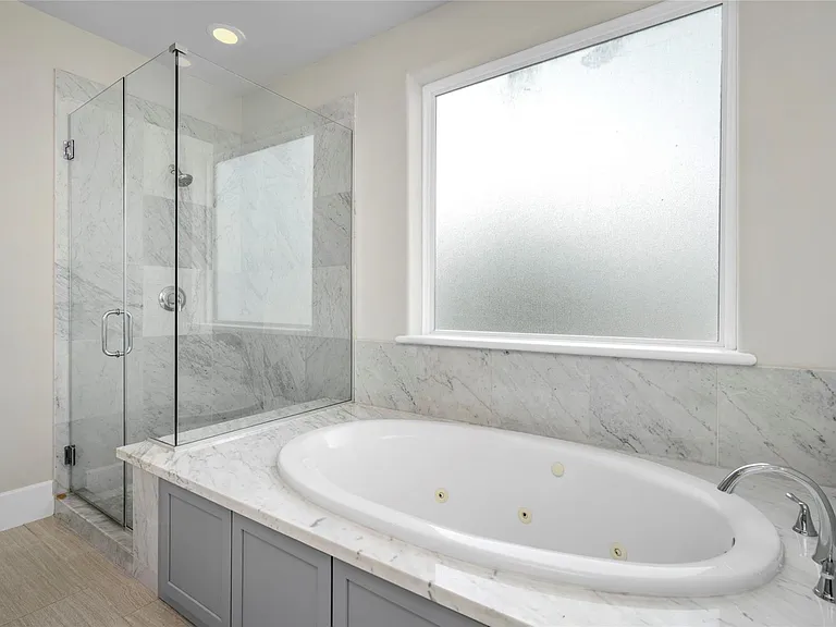 5646 Larkin St — Photo 13