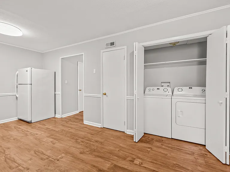 1791 Lee Ave — Photo 4