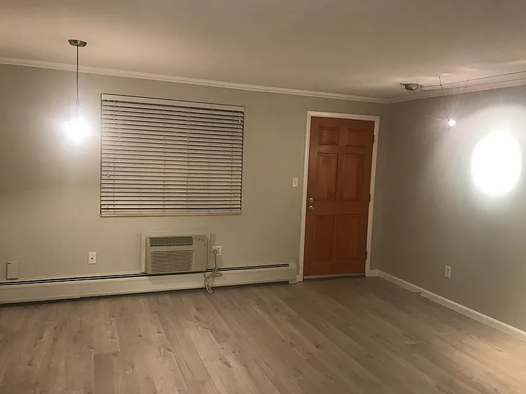 1135 Elizabeth St #302 — Photo 8