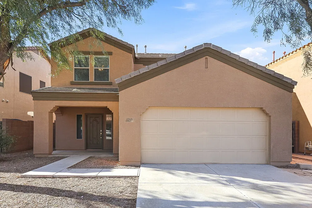 4 bed, 2.5 bath, 2328 sqft, $2,295 — Photo 1
