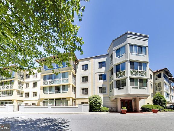 3rd image of 14805 Pennfield Cir APT 412