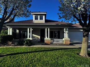 1756 W Rio Hondo Ct, Hanford, CA 93230