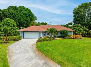 183 Price St, Naples, FL 34113