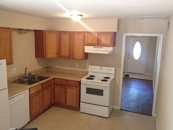 2nd image of 1216 Georgia St