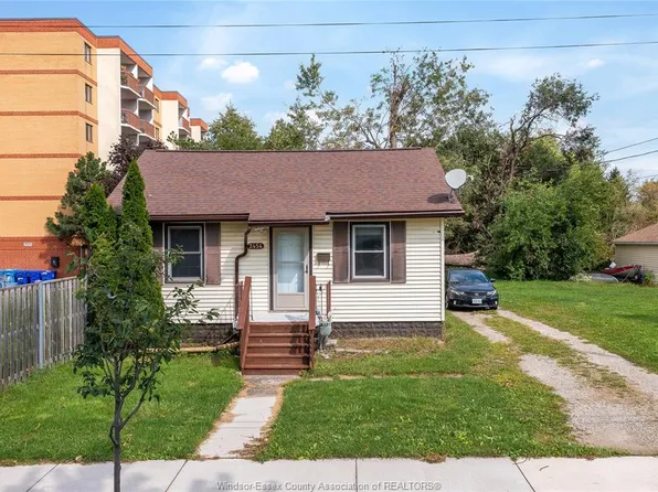 2454 Jos Saint Louis Ave, Windsor, ON N8T 2M5