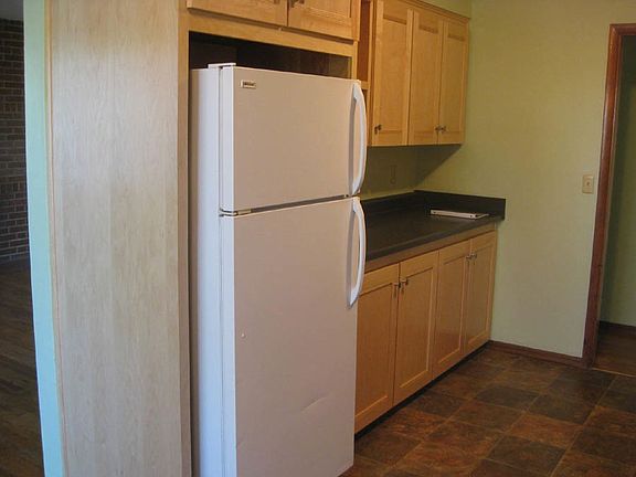 Left side of kitchen