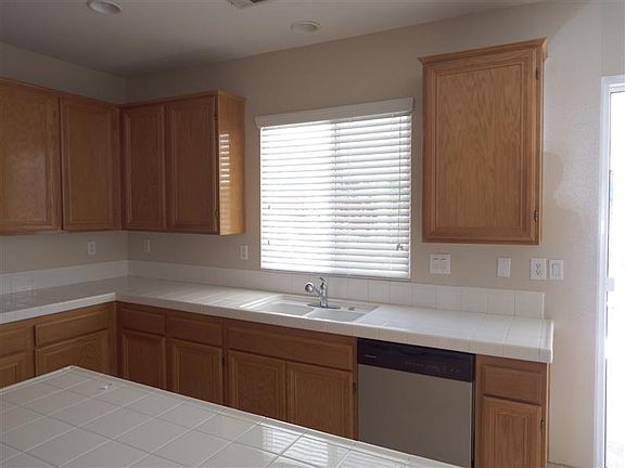3rd image of 26102 Manzanita St