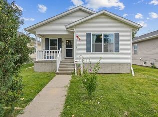 806 10th St SW, Cedar Rapids, IA 52404