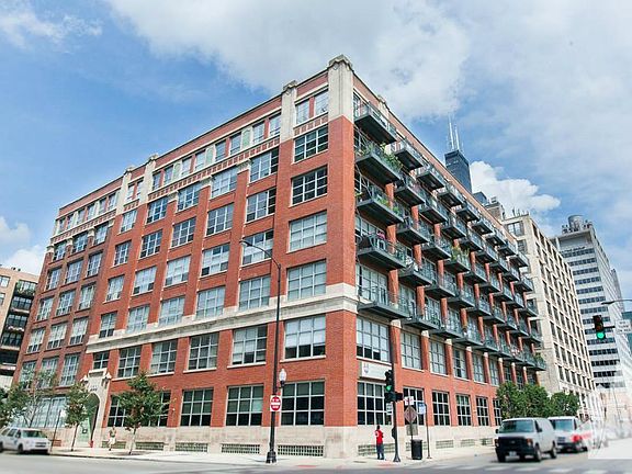 2nd image of 333 S Desplaines St APT 504C