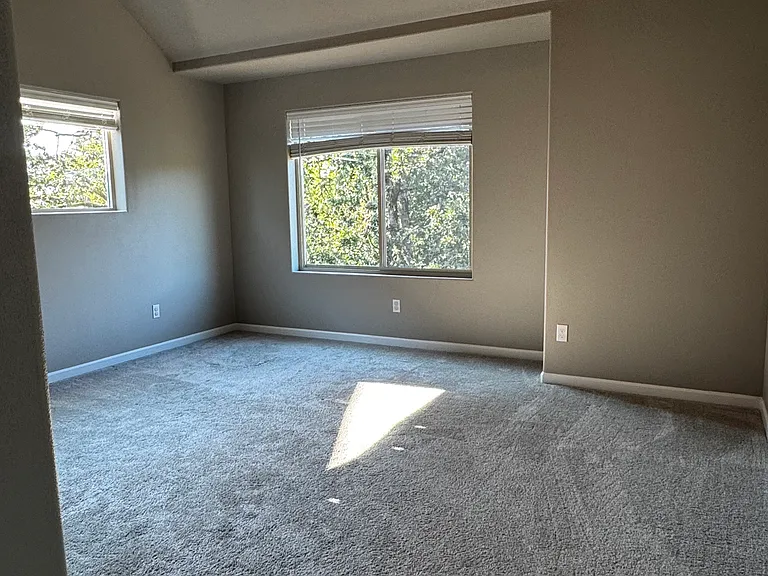 7985 NE Sabo St — Photo 7