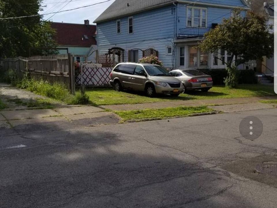 1st image of 18 Franklin St #1