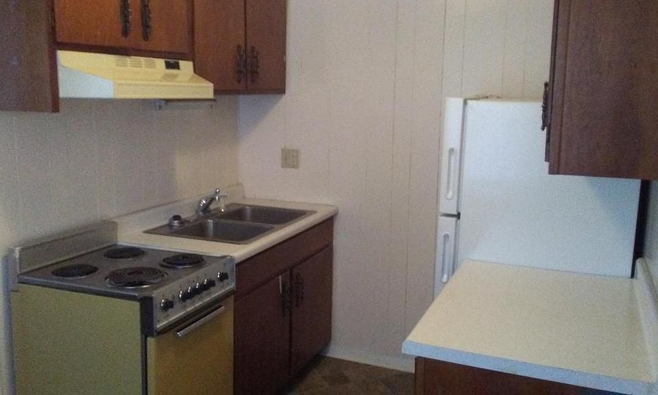 1st image of 801 E Main St APT 13
