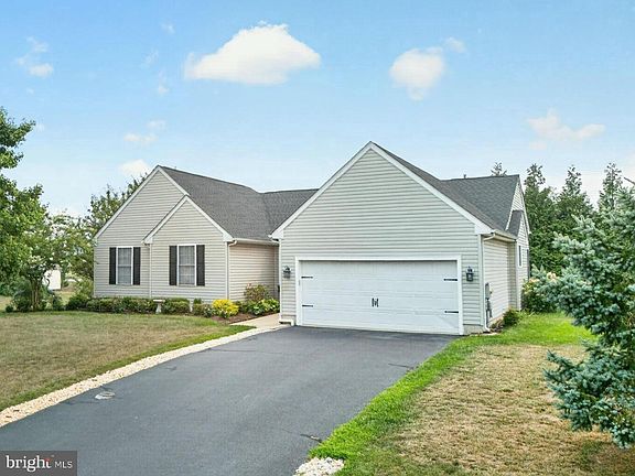 3rd image of 34740 Brandon Dr