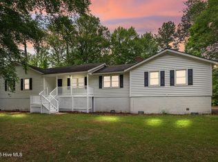 105 Country Pl, Washington, NC 27889