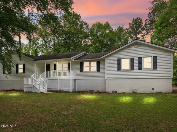 105 Country Place, Washington, NC 27889