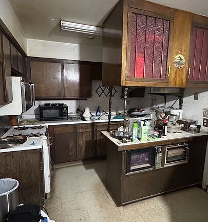 2nd image of 1760 W Rio Vis