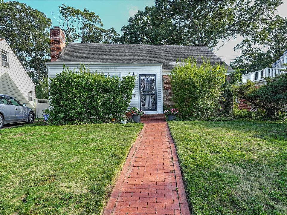 1st image of 878 Centennial Avenue