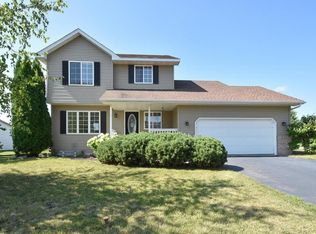 576 Amur Cir NW, Saint Michael, MN 55376