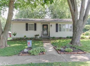 810 S Elm St, Delavan, IL 61734