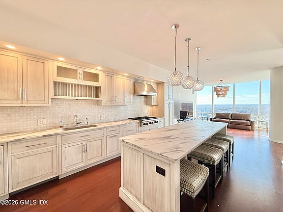5th image of 1 Broad St #Penthouse D2