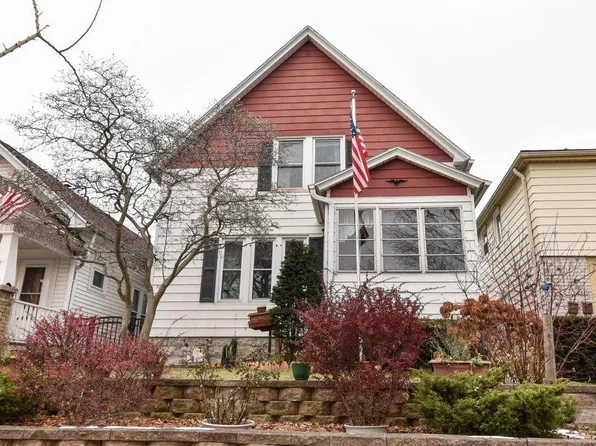 2049 South 70 STREET, West Allis, WI 53214