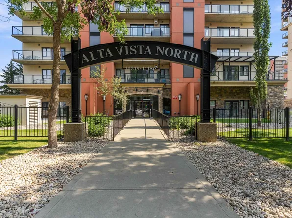 10319 111th St NW #806, Edmonton, AB T5K 0A2