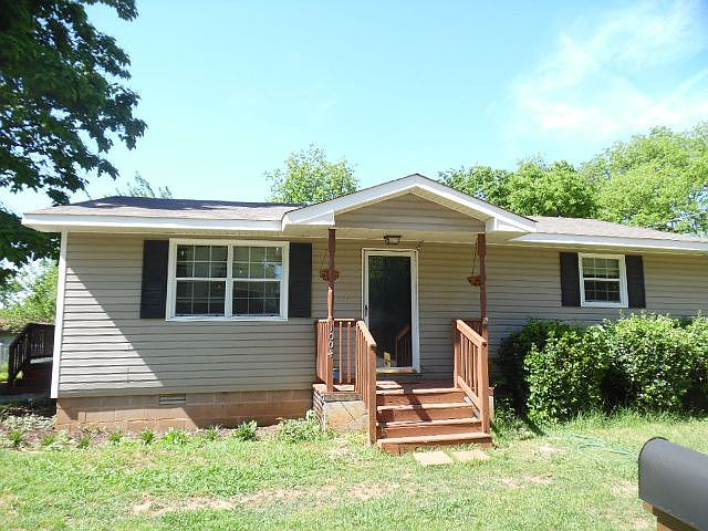 1st image of 1004 E Creek St