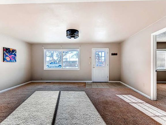3rd image of 118 Meadow Ln