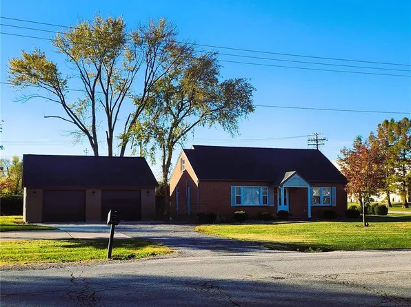2450 Franklin St, Carlyle, IL 62231