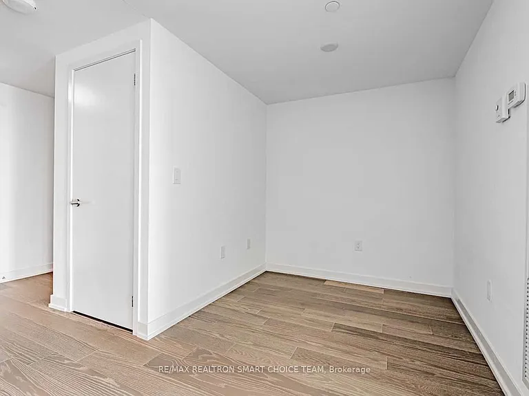 11 Wellesley St W #2506 — Photo 13
