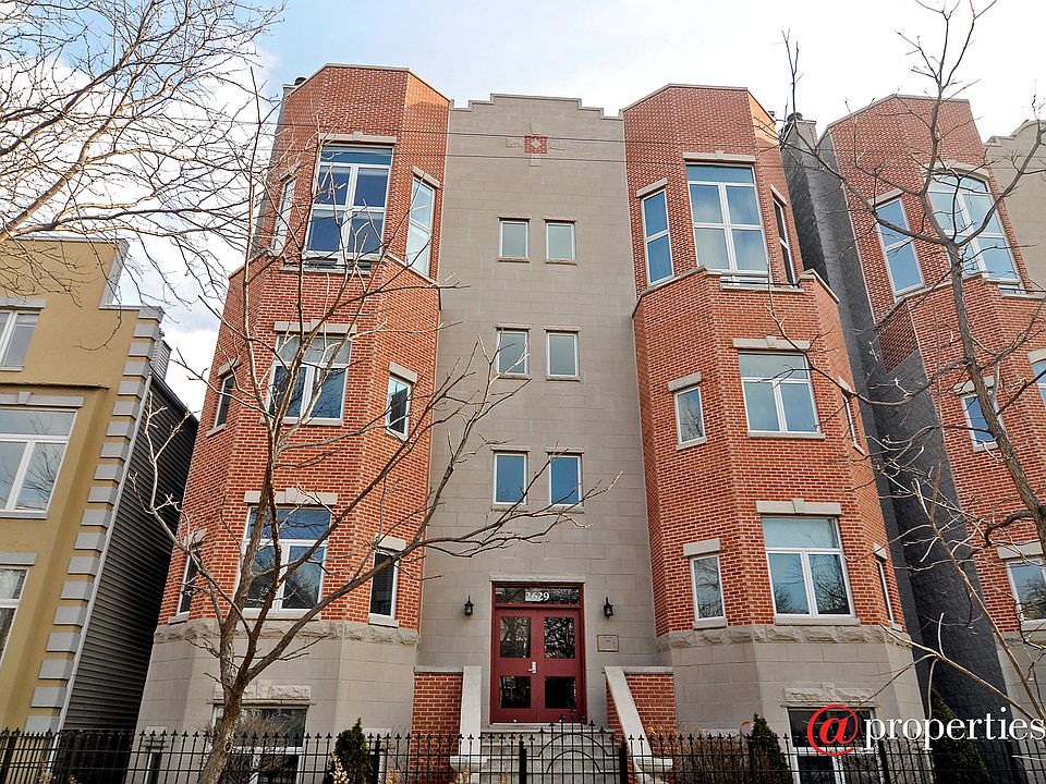 Lincoln Park Penthouse Duplex-Up