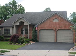 908 Hedgewyck Ln, Elizabethtown, PA 17022