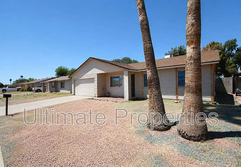 3144 W Charleston Ave — Photo 3