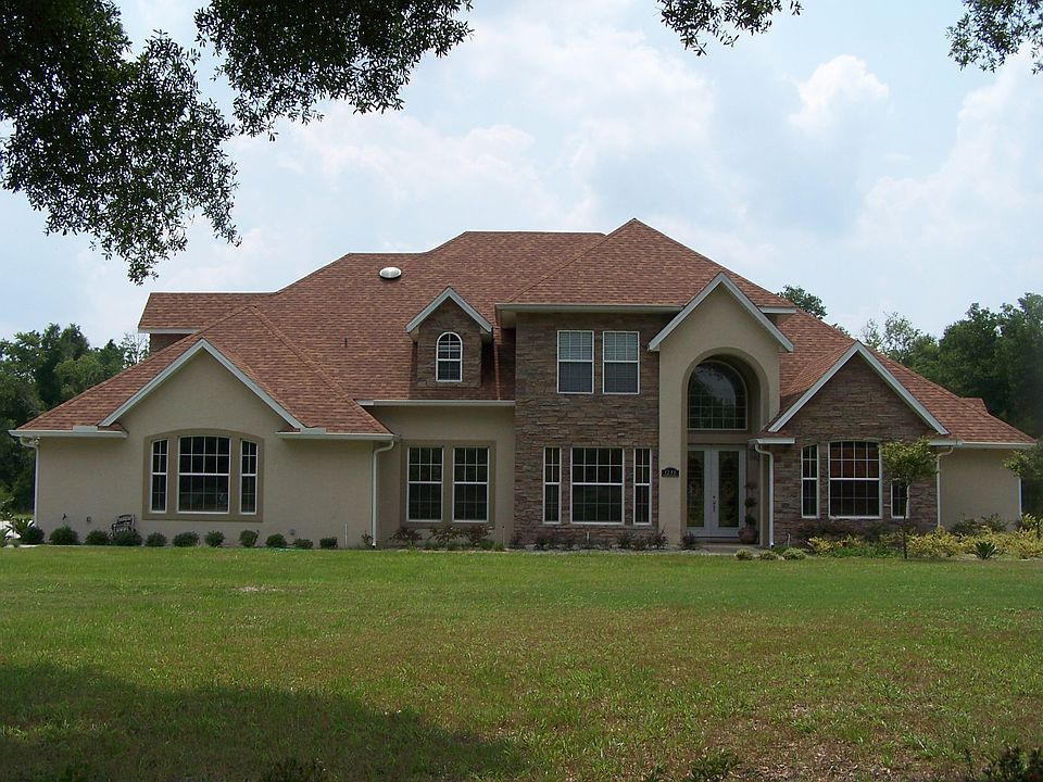 Excutive Home on 2 1/2 Acres