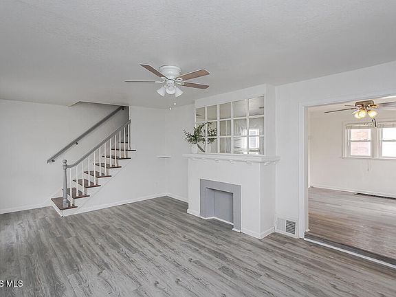4th image of 2426 Berdan Ave