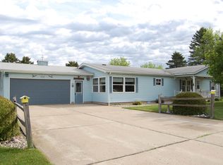 406 4th St NE, Fulda, MN 56131